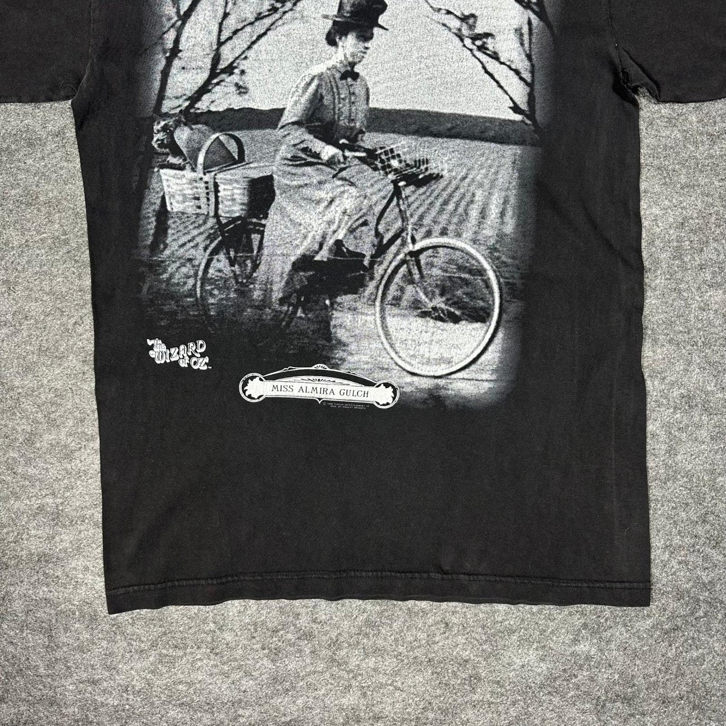 Rare Vintage 1996 STANLEY DESANTIS Wizard of Oz Almira Gulch Shirt Witch Medium