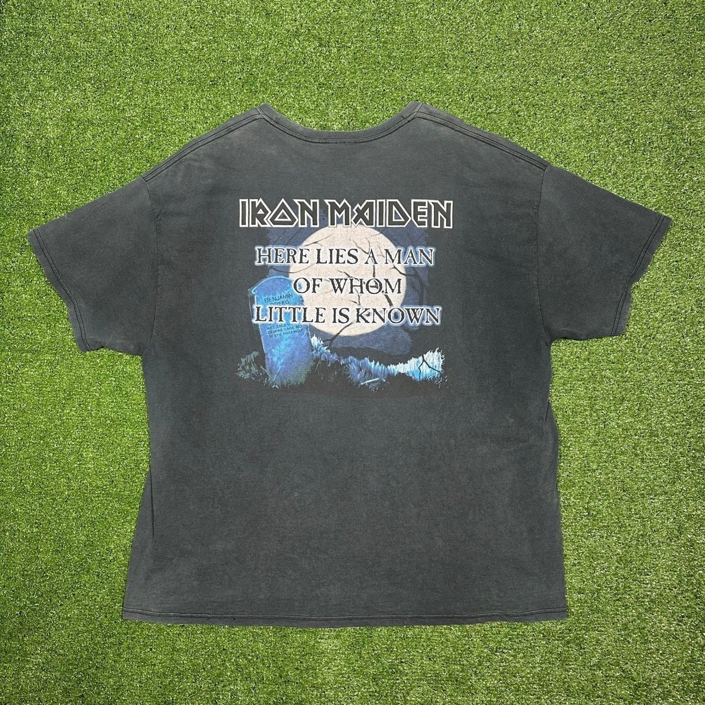 RARE Vintage 2000s Iron Maiden XXL Here Lies A Man Metal Band T Shirt Faded Black