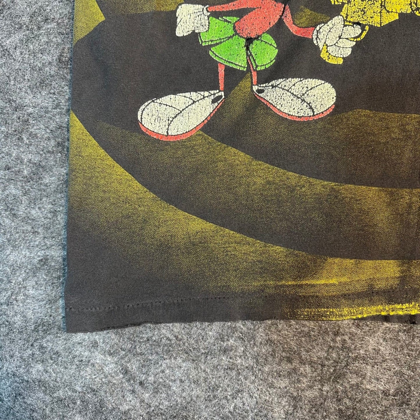 Vintage 90s THRASHED Marvin the Martian AOP Single Stitch Wild Oats T Shirt XL