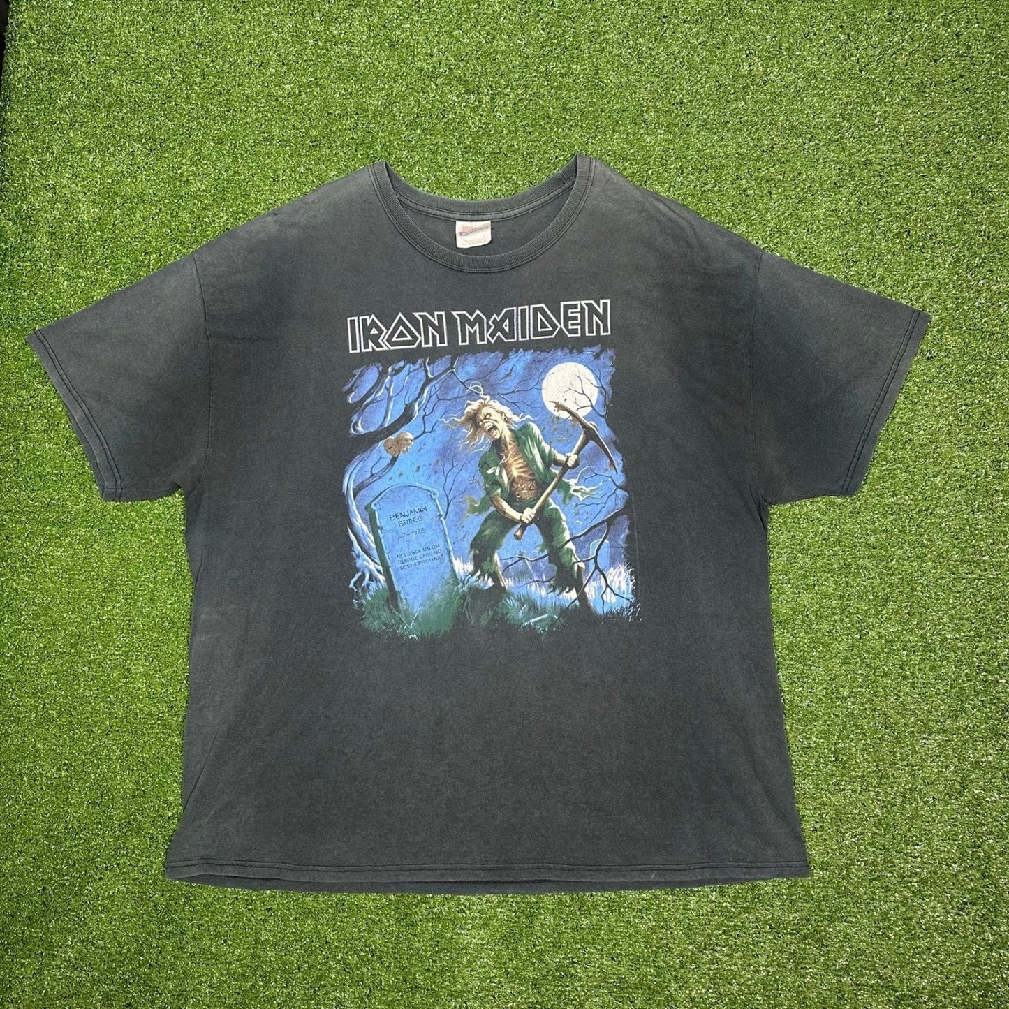 RARE Vintage 2000s Iron Maiden XXL Here Lies A Man Metal Band T Shirt Faded Black