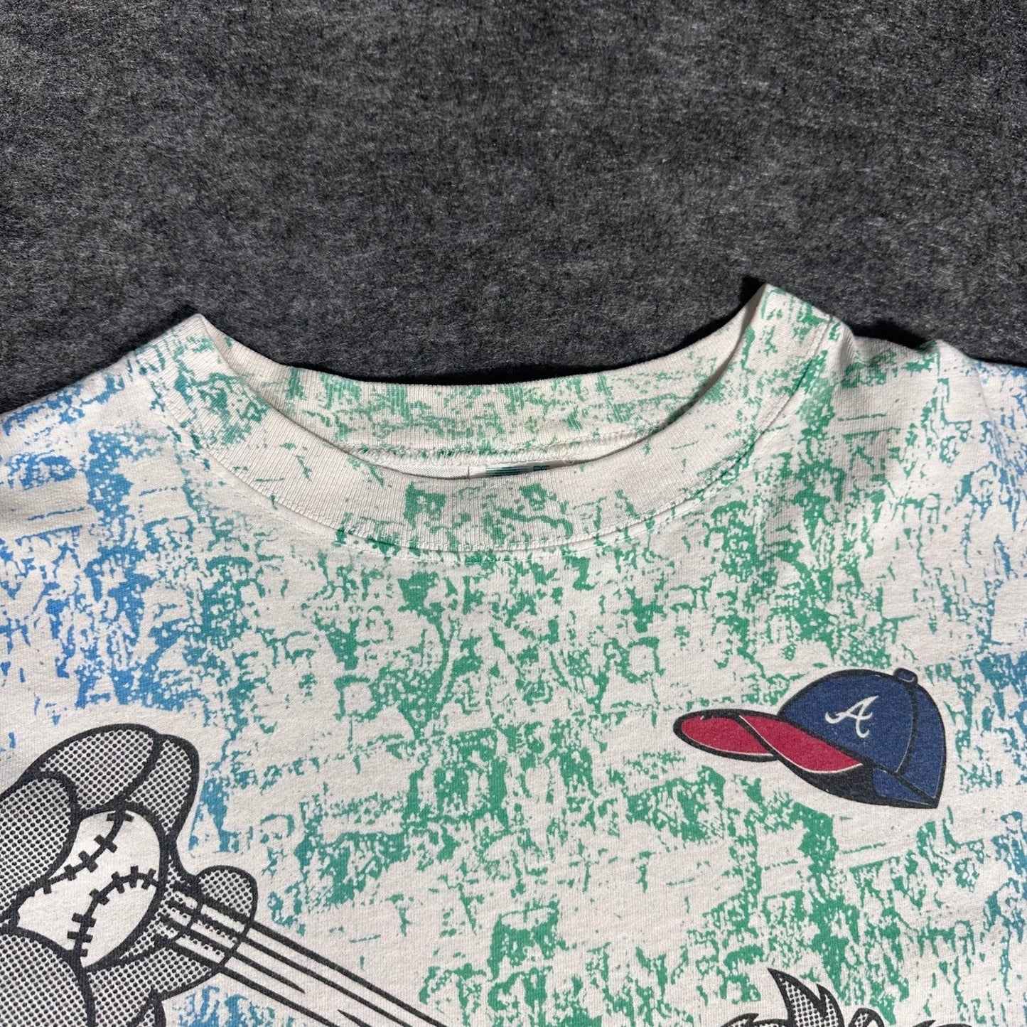 Vintage Atlanta Brave x Taz All overprint 1993 T-Shirt Boys Bigger Men's Small