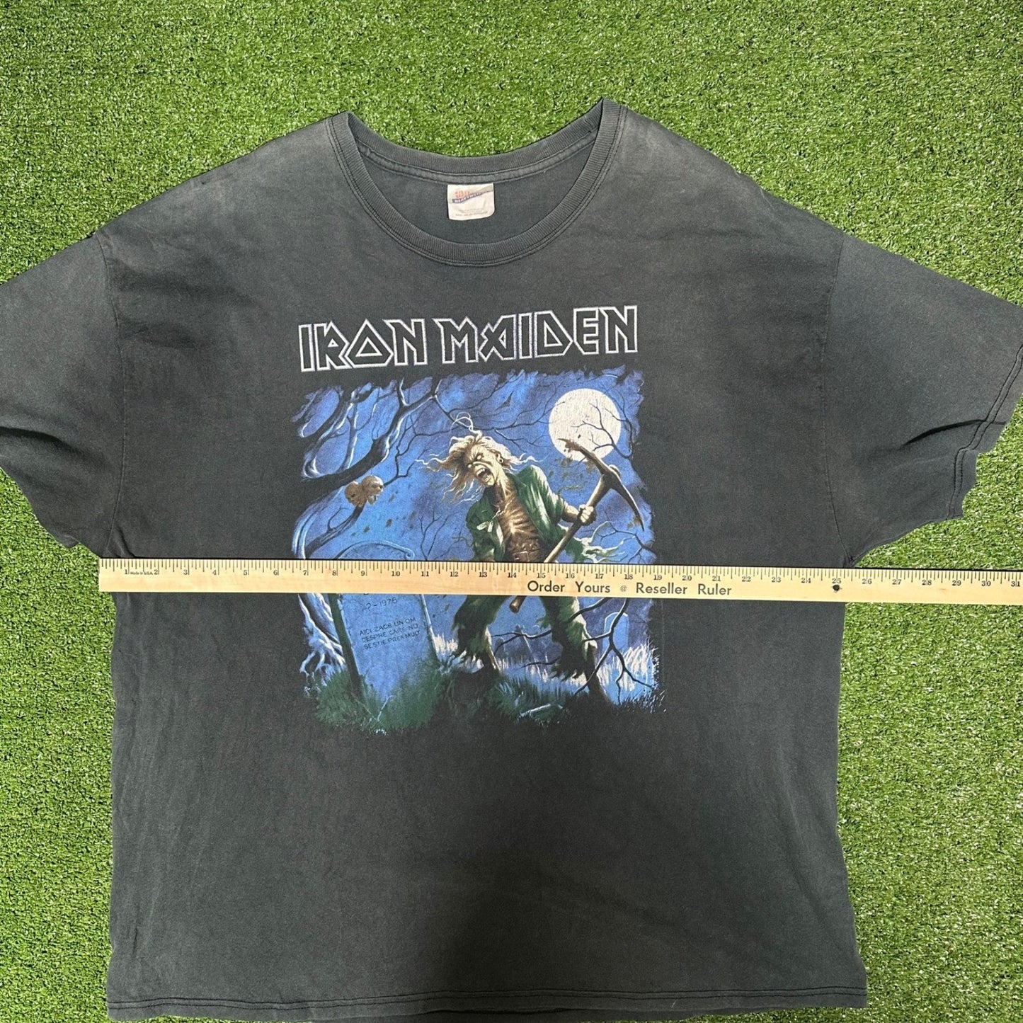 RARE Vintage 2000s Iron Maiden XXL Here Lies A Man Metal Band T Shirt Faded Black