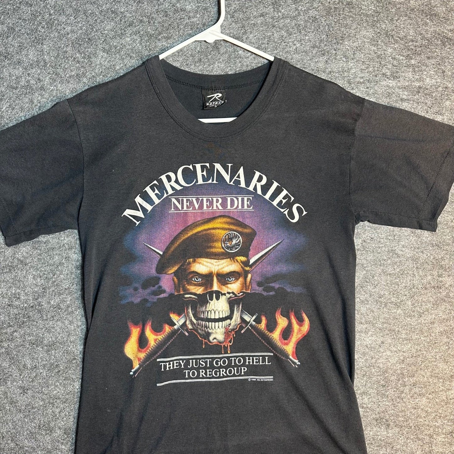 Vintage T-Shirt 3D Military Graphic Size Medium 80s Mercenaries Never Die 1988