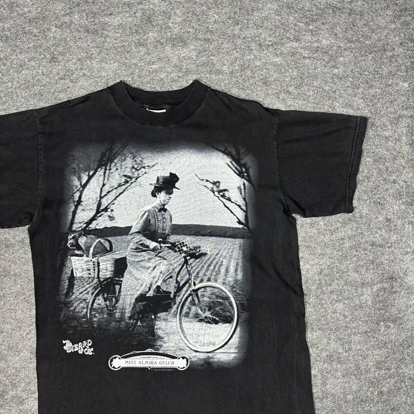 Rare Vintage 1996 STANLEY DESANTIS Wizard of Oz Almira Gulch Shirt Witch Medium