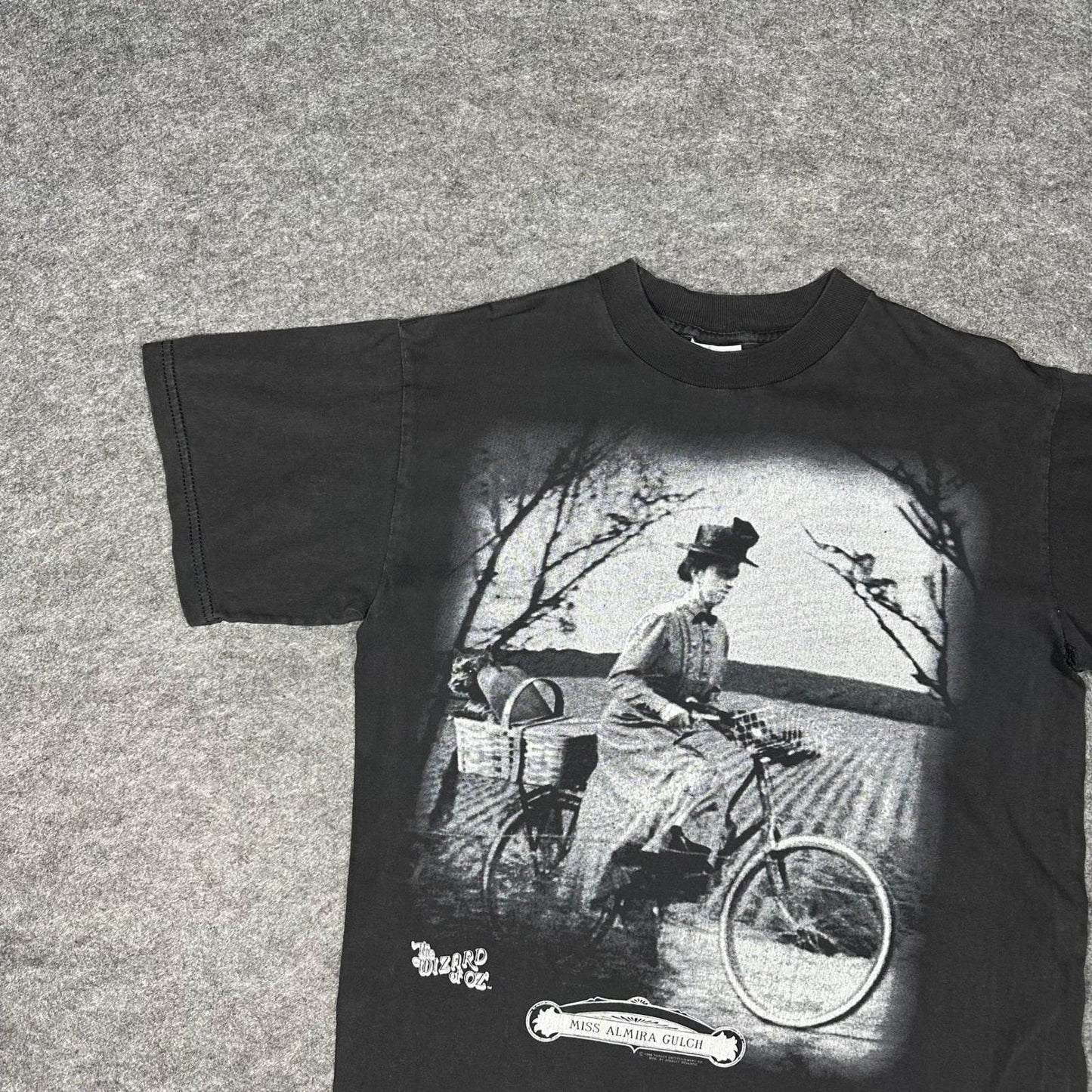 Rare Vintage 1996 STANLEY DESANTIS Wizard of Oz Almira Gulch Shirt Witch Medium