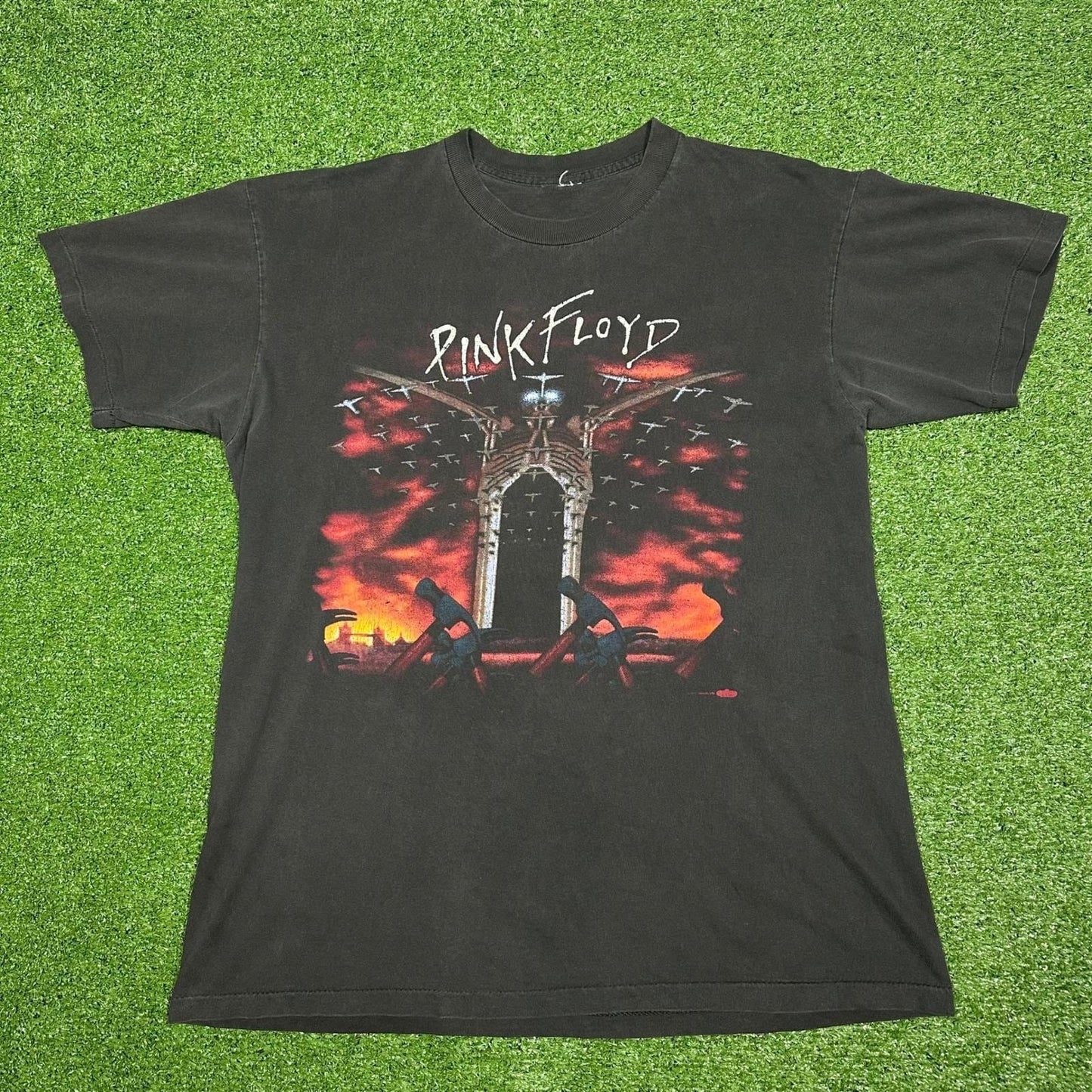 Faderrr 1997 Pink Floyd The Wall Marching Hammers T-Shirt Faded Single Stitch