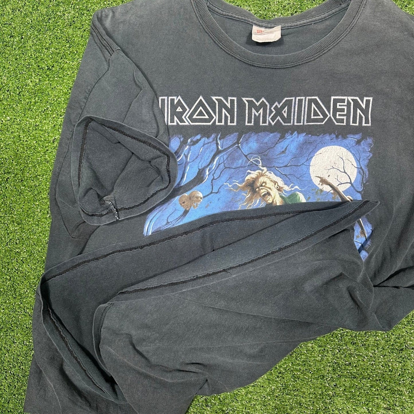 RARE Vintage 2000s Iron Maiden XXL Here Lies A Man Metal Band T Shirt Faded Black